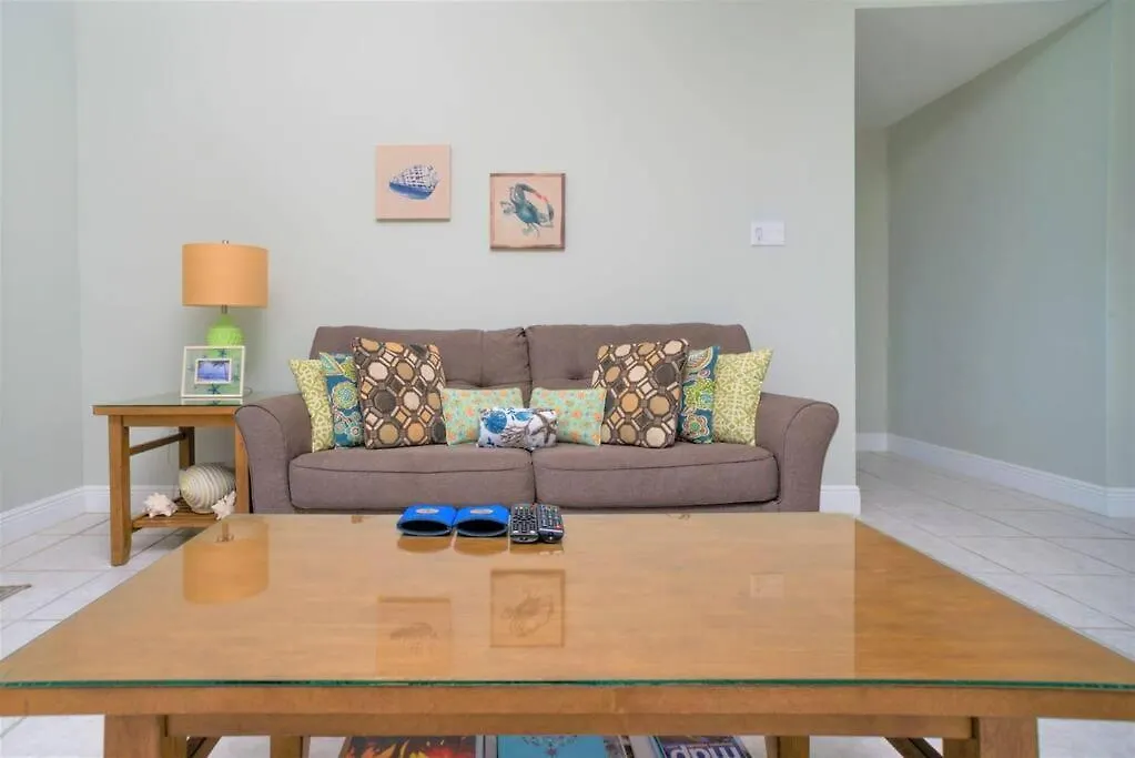 On The Bay Apartman North Side