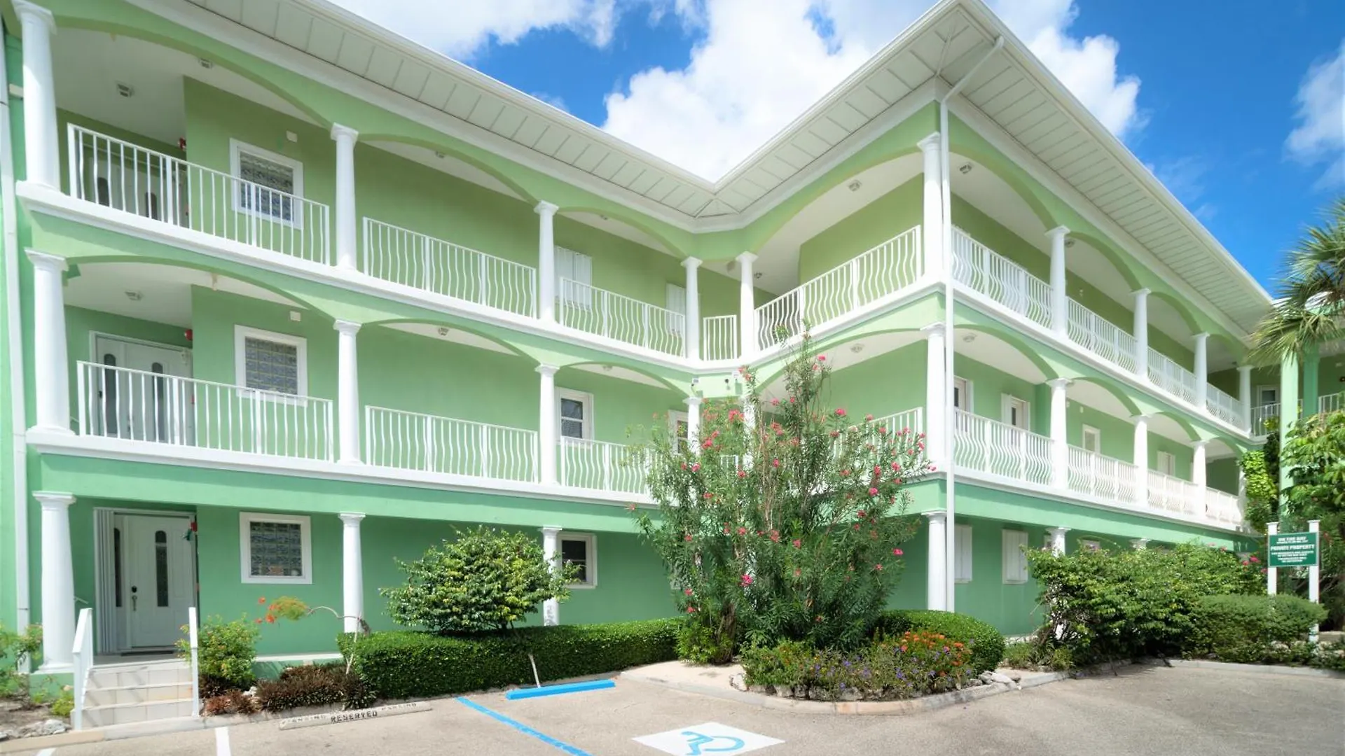 On The Bay Apartman North Side